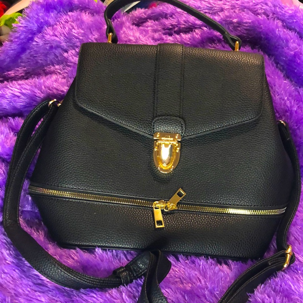 Black Tote/ Shoulder Purse.